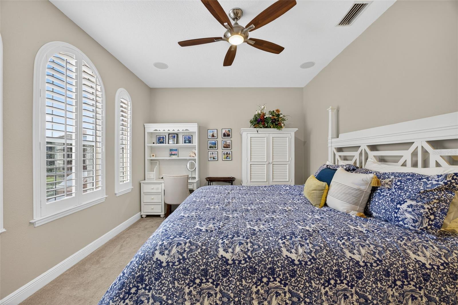 Listing photo id 29 for 2756 Reserve Court