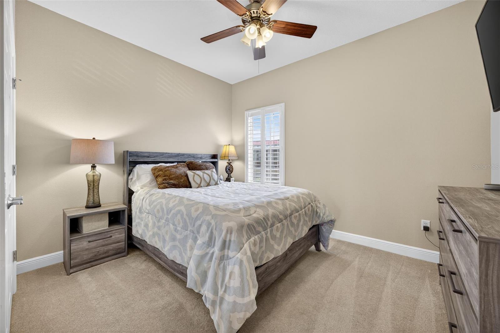 Listing photo id 31 for 2756 Reserve Court