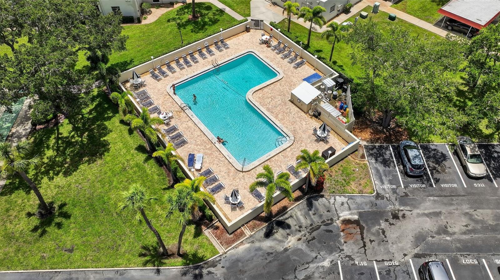 Listing photo id 57 for 2756 Reserve Court