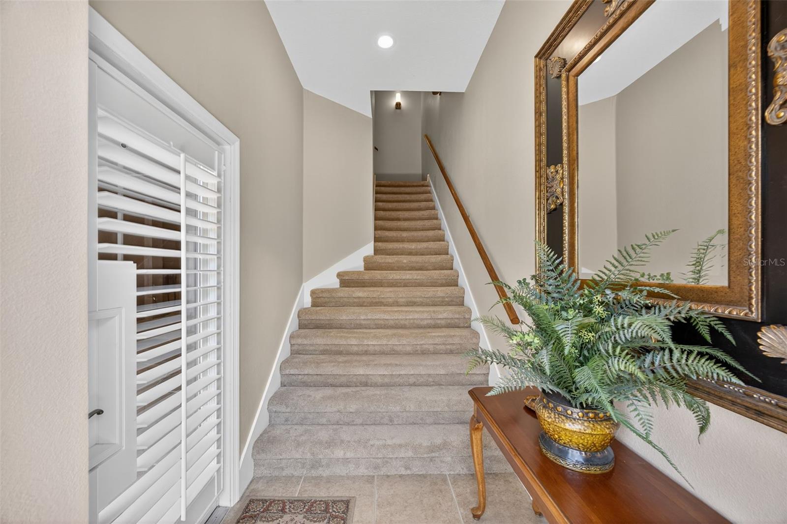Listing photo id 5 for 2756 Reserve Court