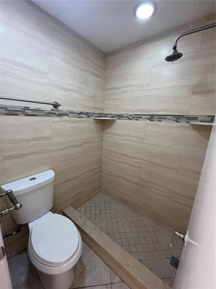 Image 13 of 17 For 8301 Lago Vista Drive
