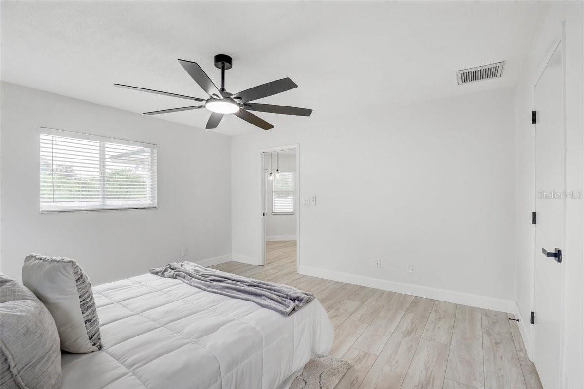 Image 17 of 48 For 6403 64th Drive E