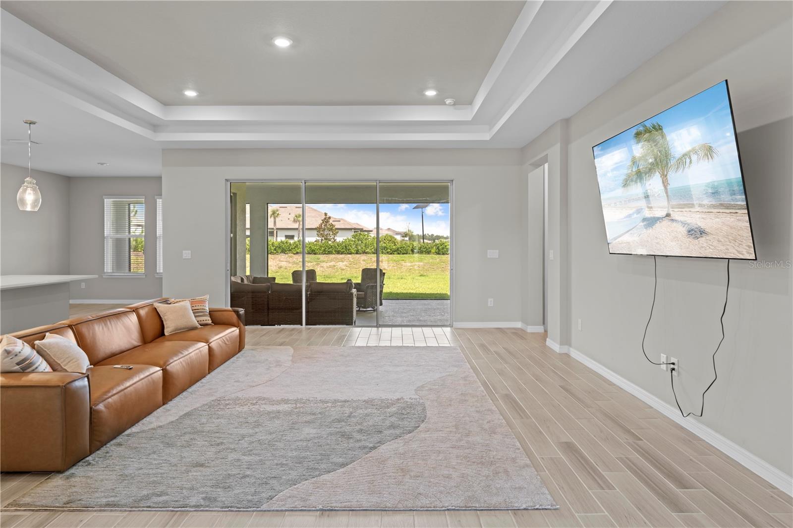 Listing photo id 8 for 2347 Overfalls Place
