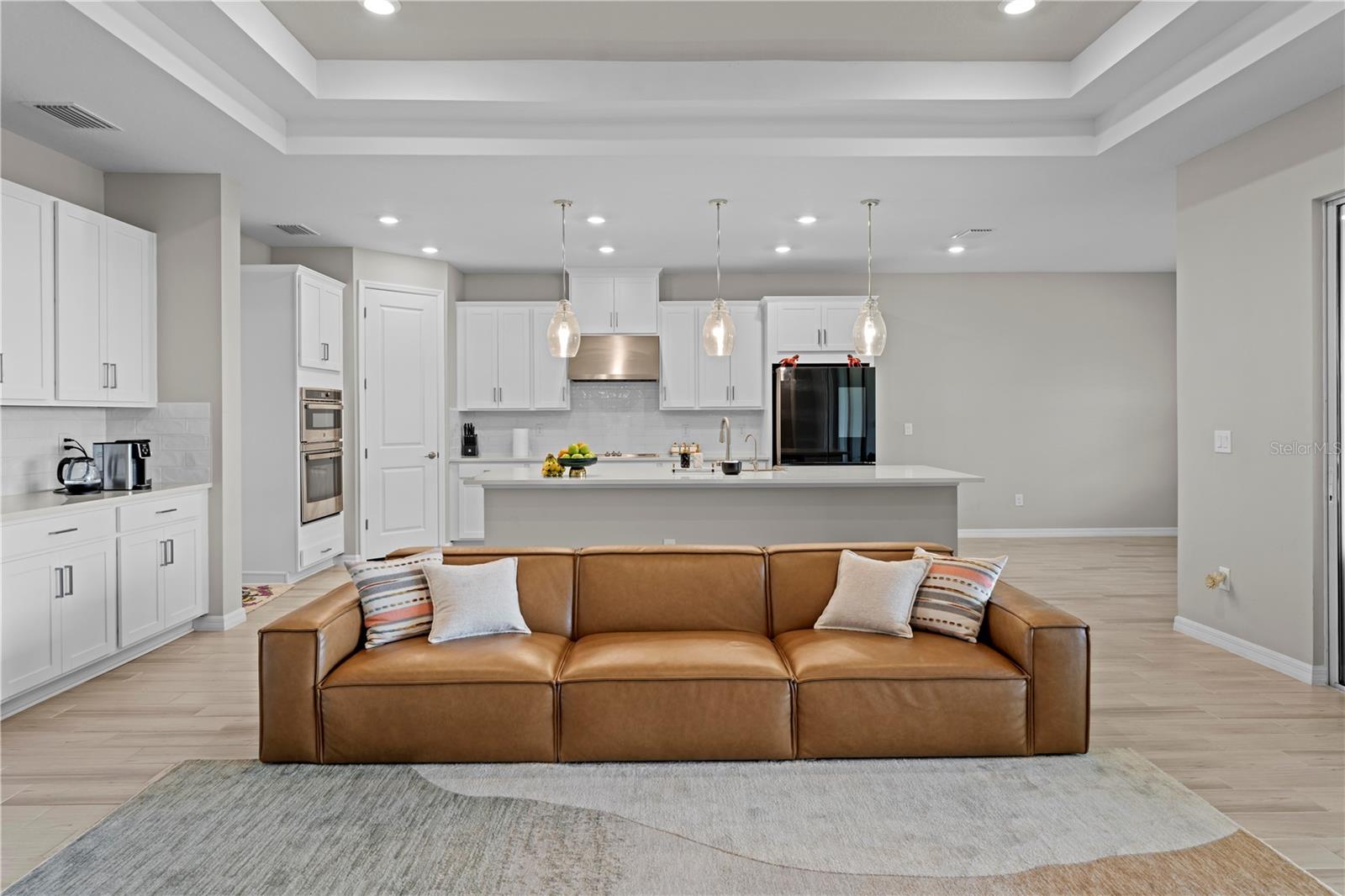 Listing photo id 10 for 2347 Overfalls Place