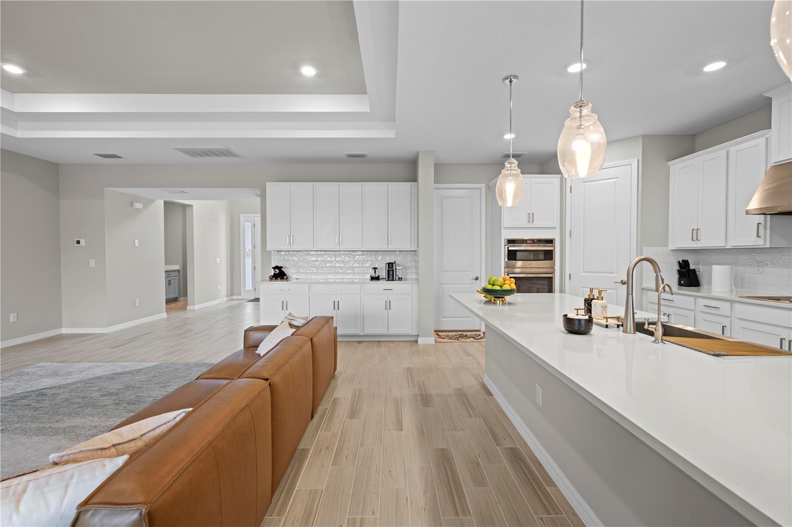 Listing photo id 14 for 2347 Overfalls Place