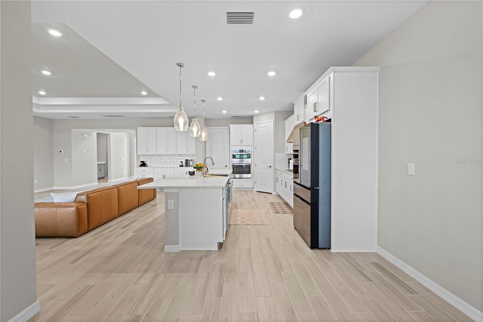 Listing photo id 17 for 2347 Overfalls Place