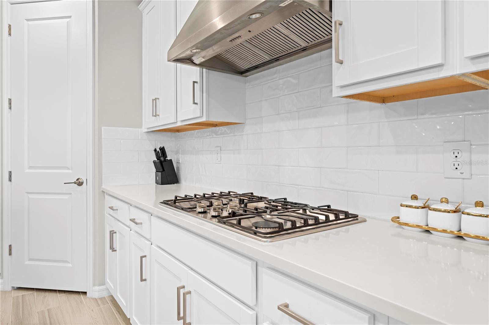 Listing photo id 24 for 2347 Overfalls Place