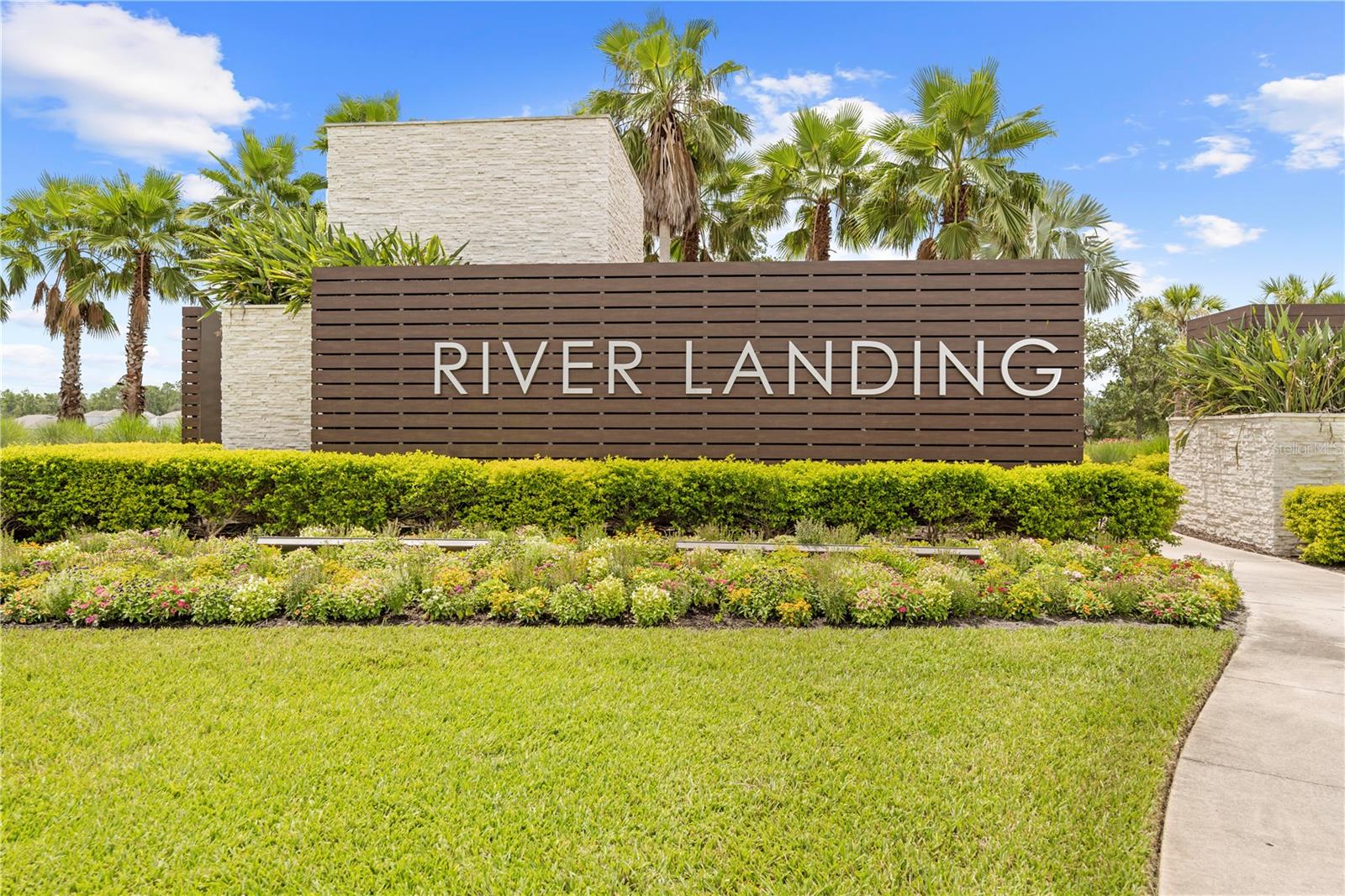 Listing photo id 1 for 2347 Overfalls Place