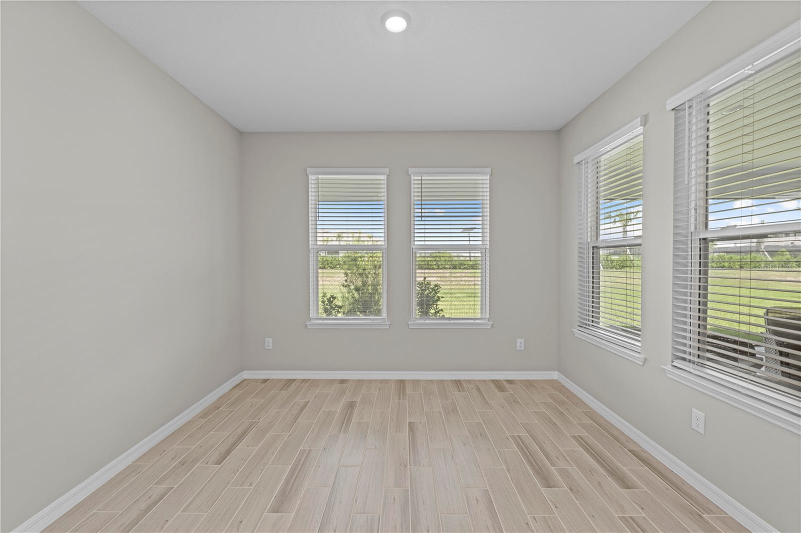 Listing photo id 29 for 2347 Overfalls Place