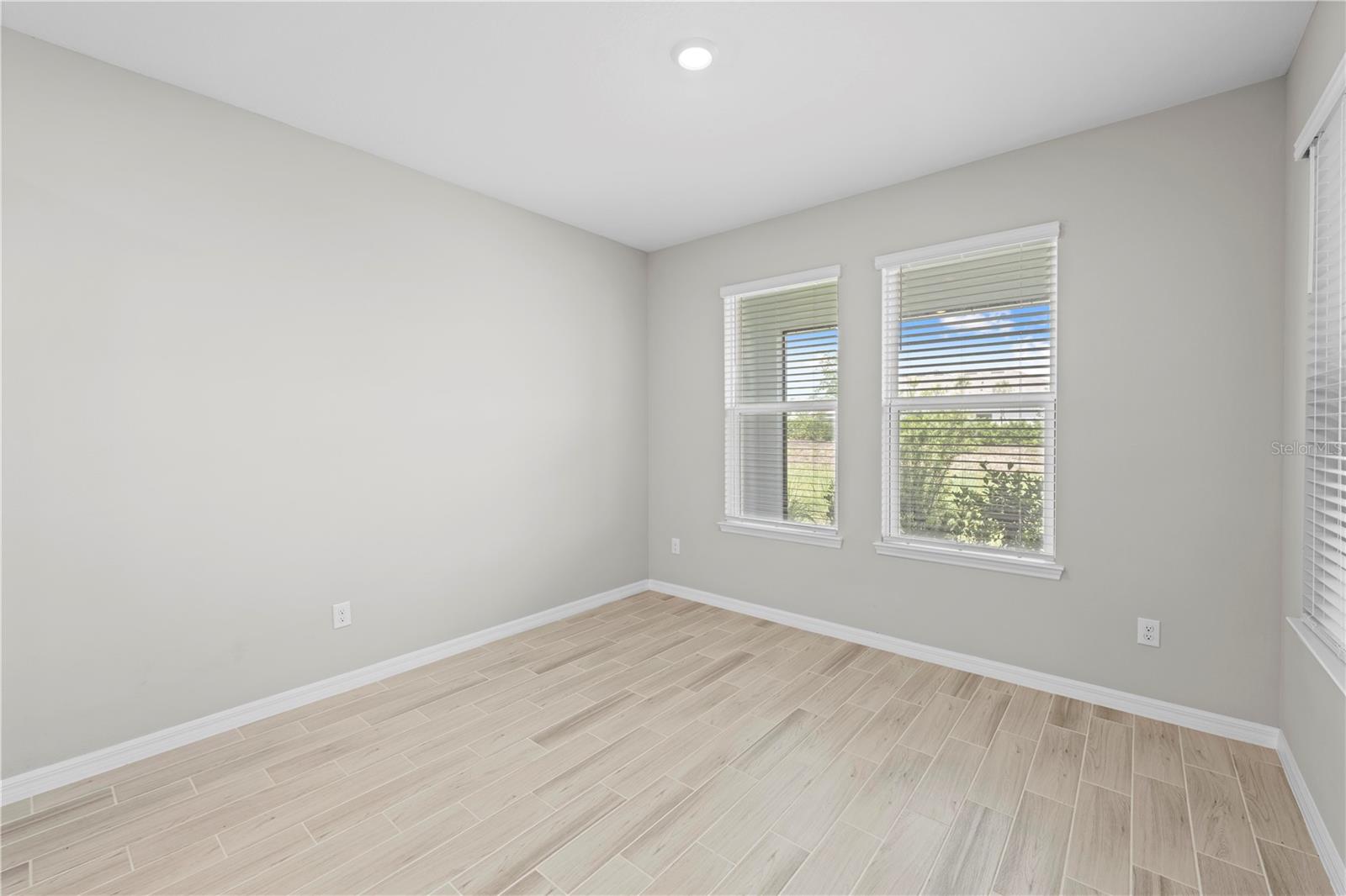 Listing photo id 30 for 2347 Overfalls Place