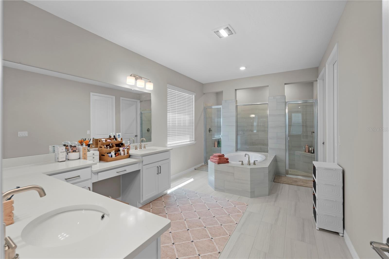 Listing photo id 36 for 2347 Overfalls Place