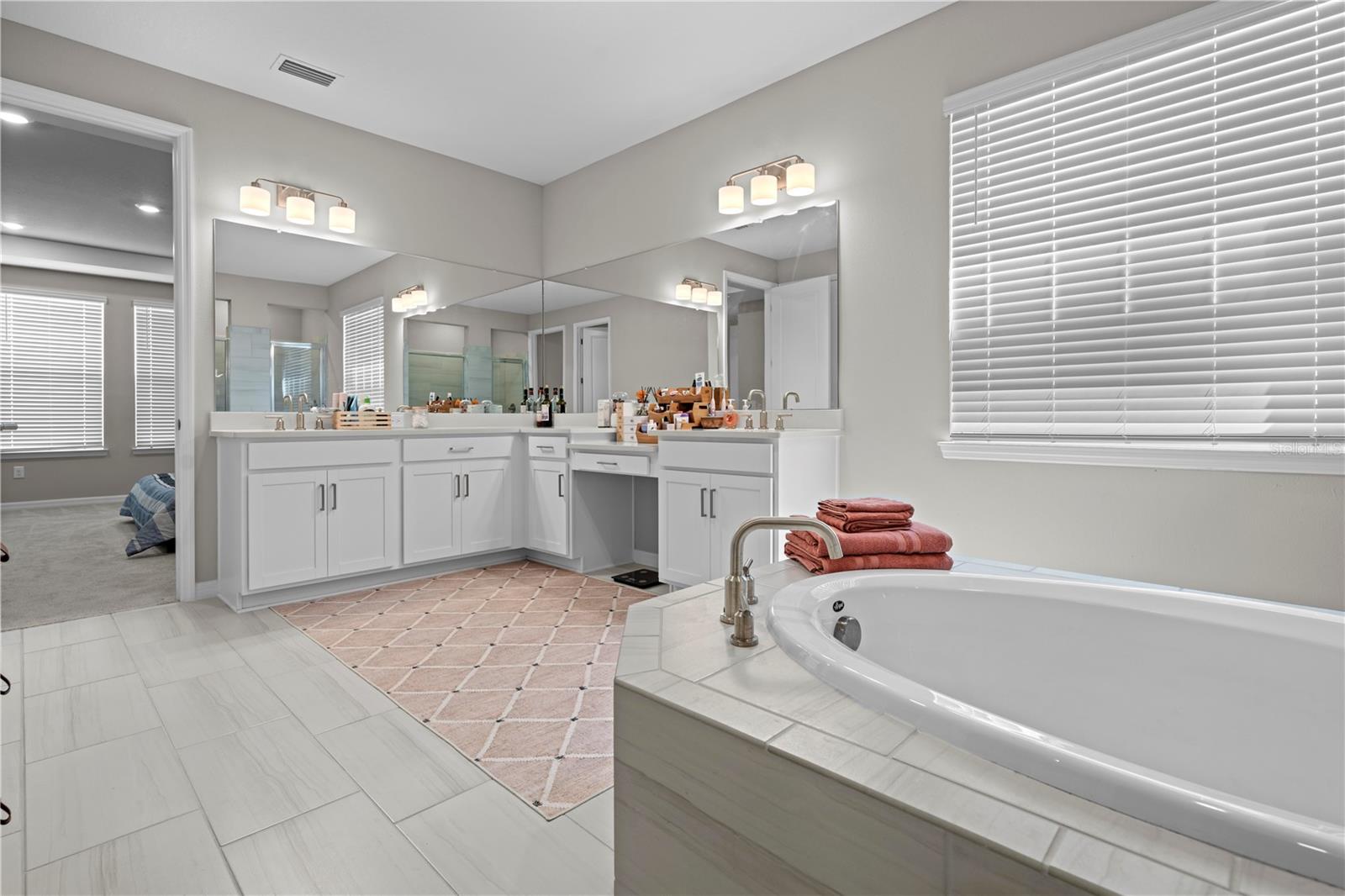Listing photo id 39 for 2347 Overfalls Place