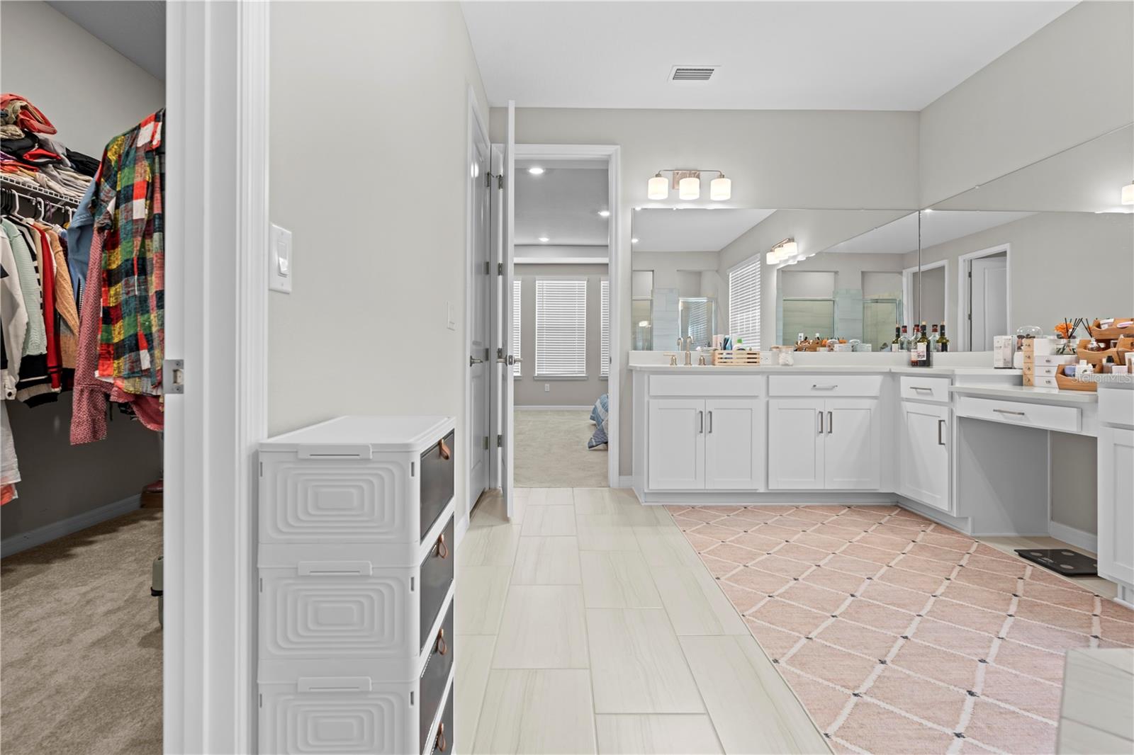 Listing photo id 40 for 2347 Overfalls Place