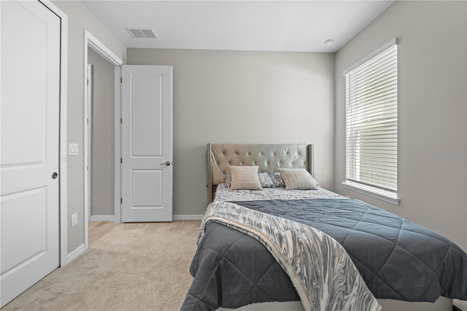 Listing photo id 46 for 2347 Overfalls Place