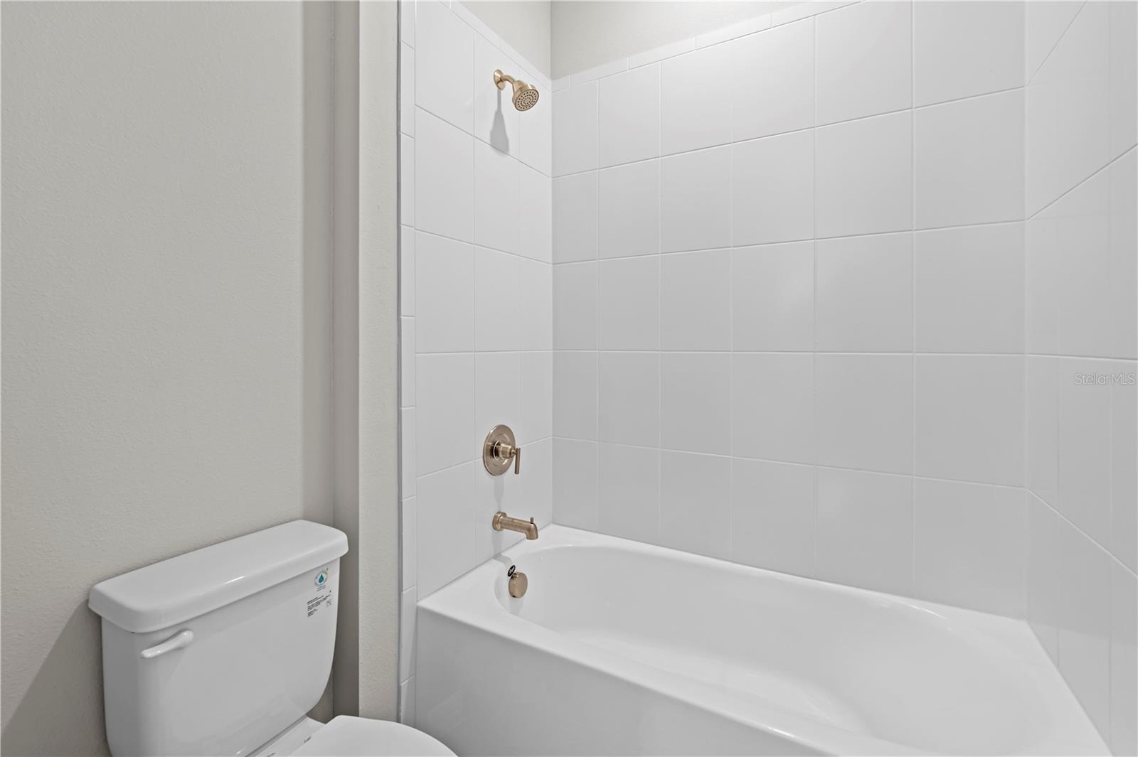 Listing photo id 57 for 2347 Overfalls Place