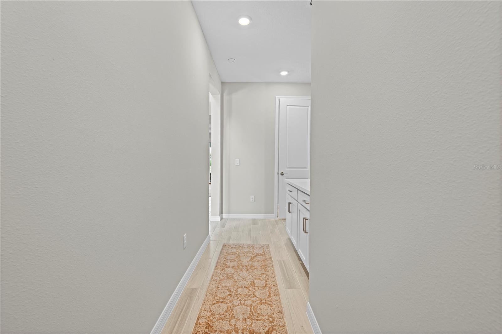 Listing photo id 64 for 2347 Overfalls Place