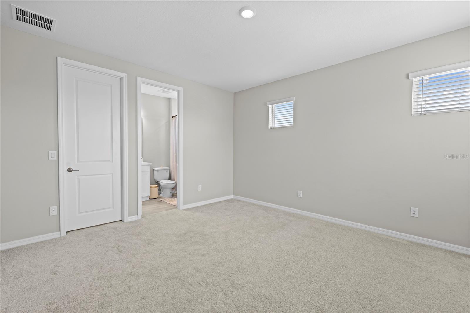 Listing photo id 67 for 2347 Overfalls Place