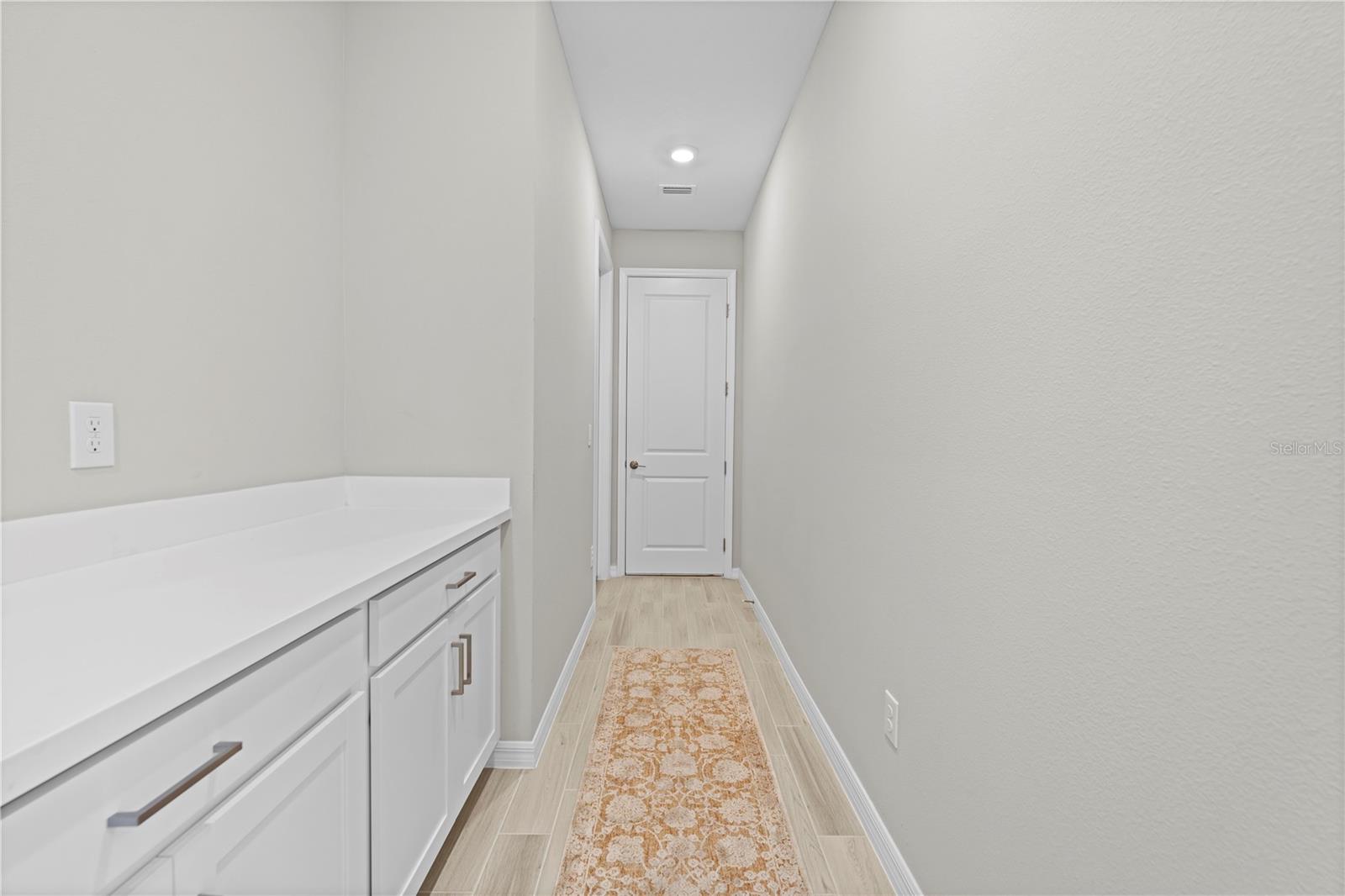 Listing photo id 70 for 2347 Overfalls Place