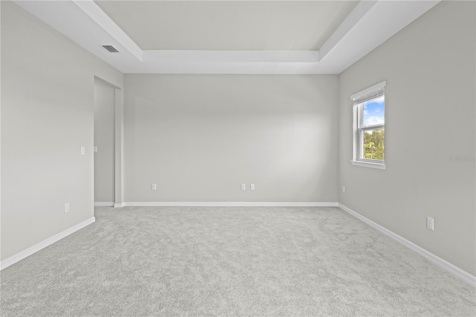 Listing photo id 78 for 2347 Overfalls Place