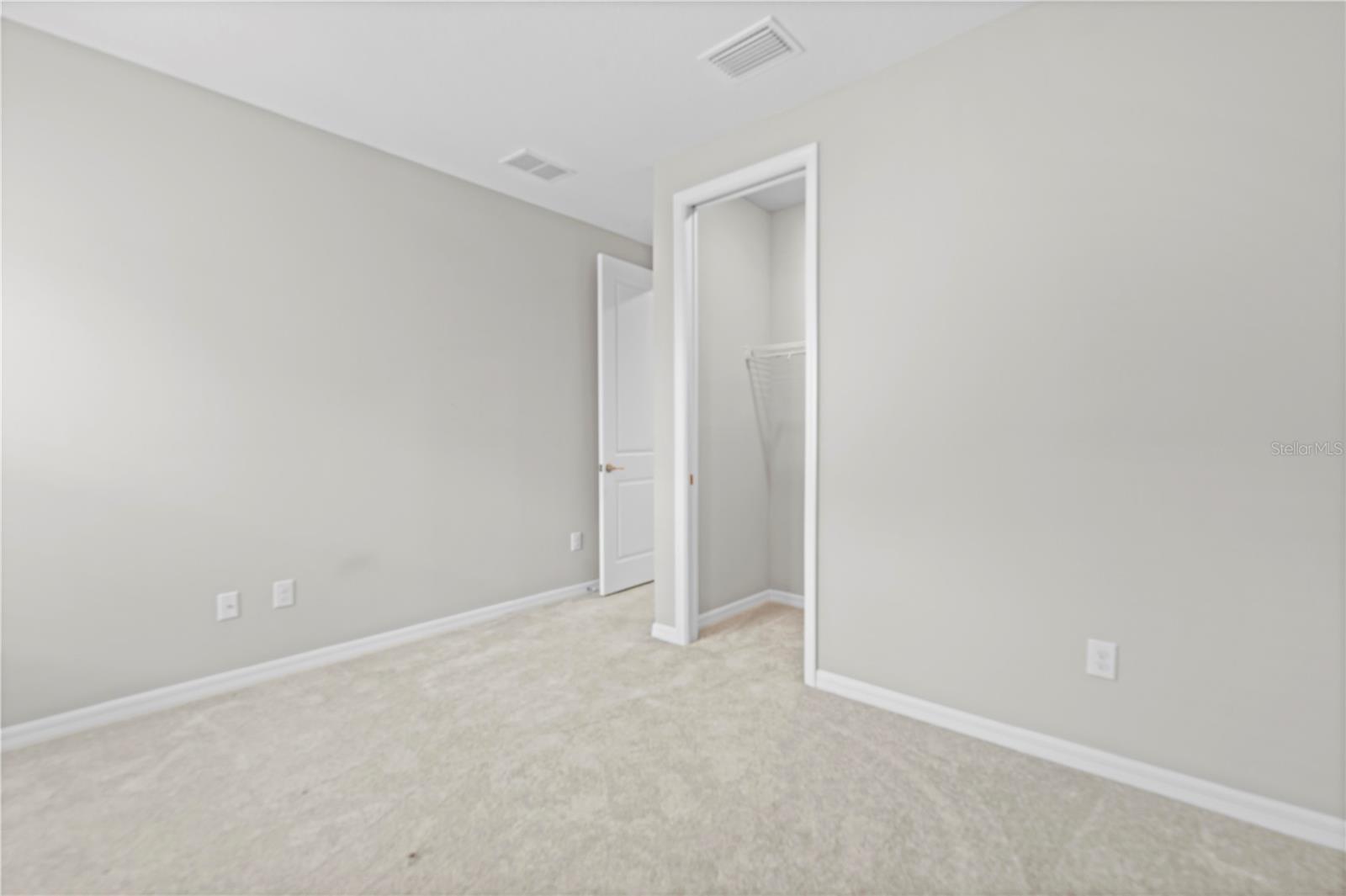Listing photo id 82 for 2347 Overfalls Place