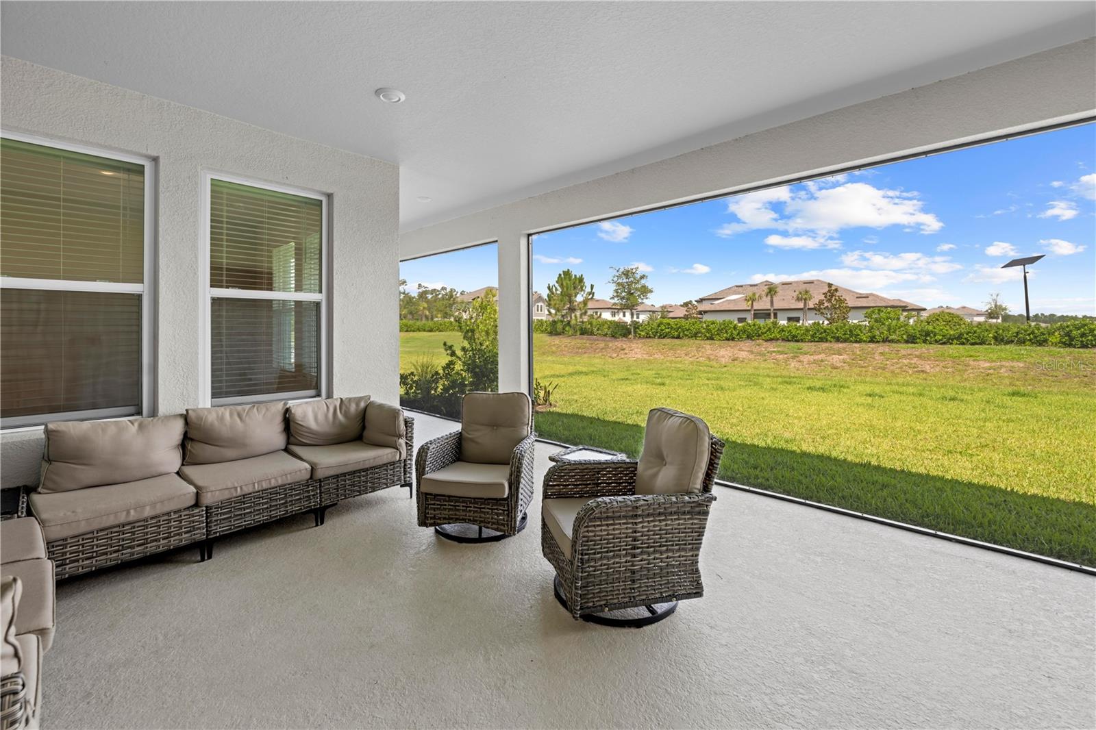 Listing photo id 86 for 2347 Overfalls Place