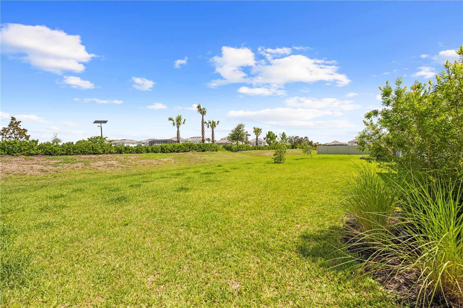 Listing photo id 89 for 2347 Overfalls Place