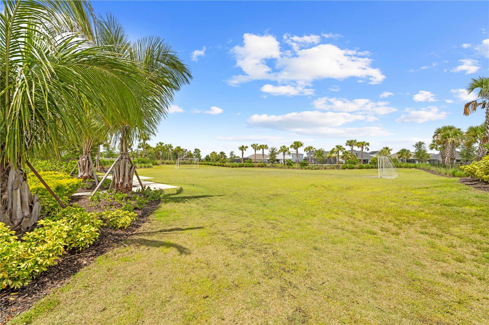 Listing photo id 92 for 2347 Overfalls Place