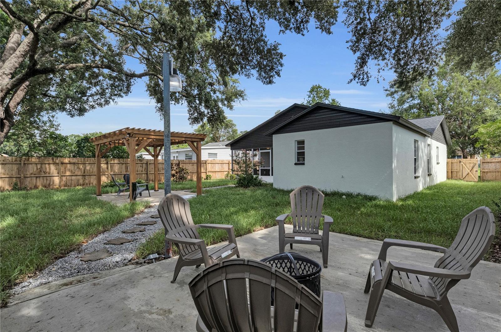 Listing photo id 30 for 1005 Indiana Avenue
