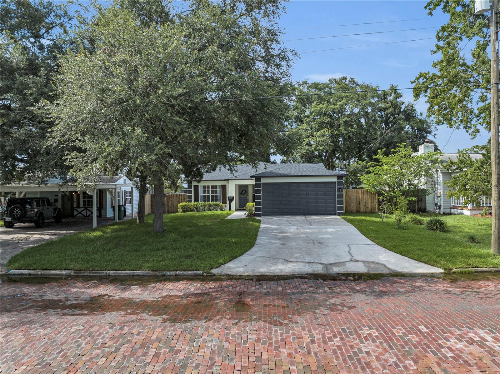 Listing photo id 36 for 1005 Indiana Avenue