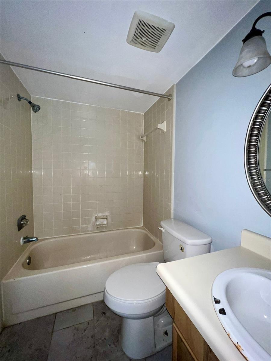 Listing photo id 7 for 3964 Dream Oak Place 104