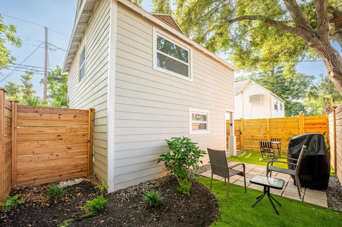 Image 14 of 29 For 3320 18th Street N