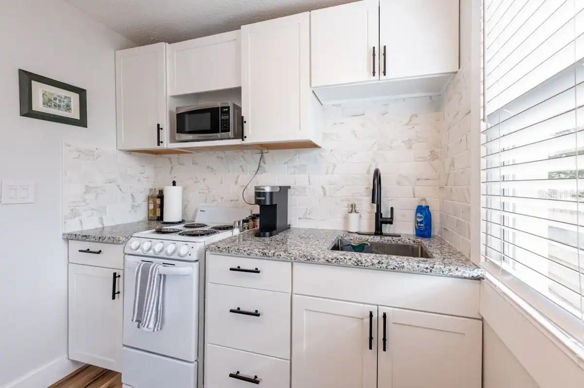 Image 22 of 29 For 3320 18th Street N