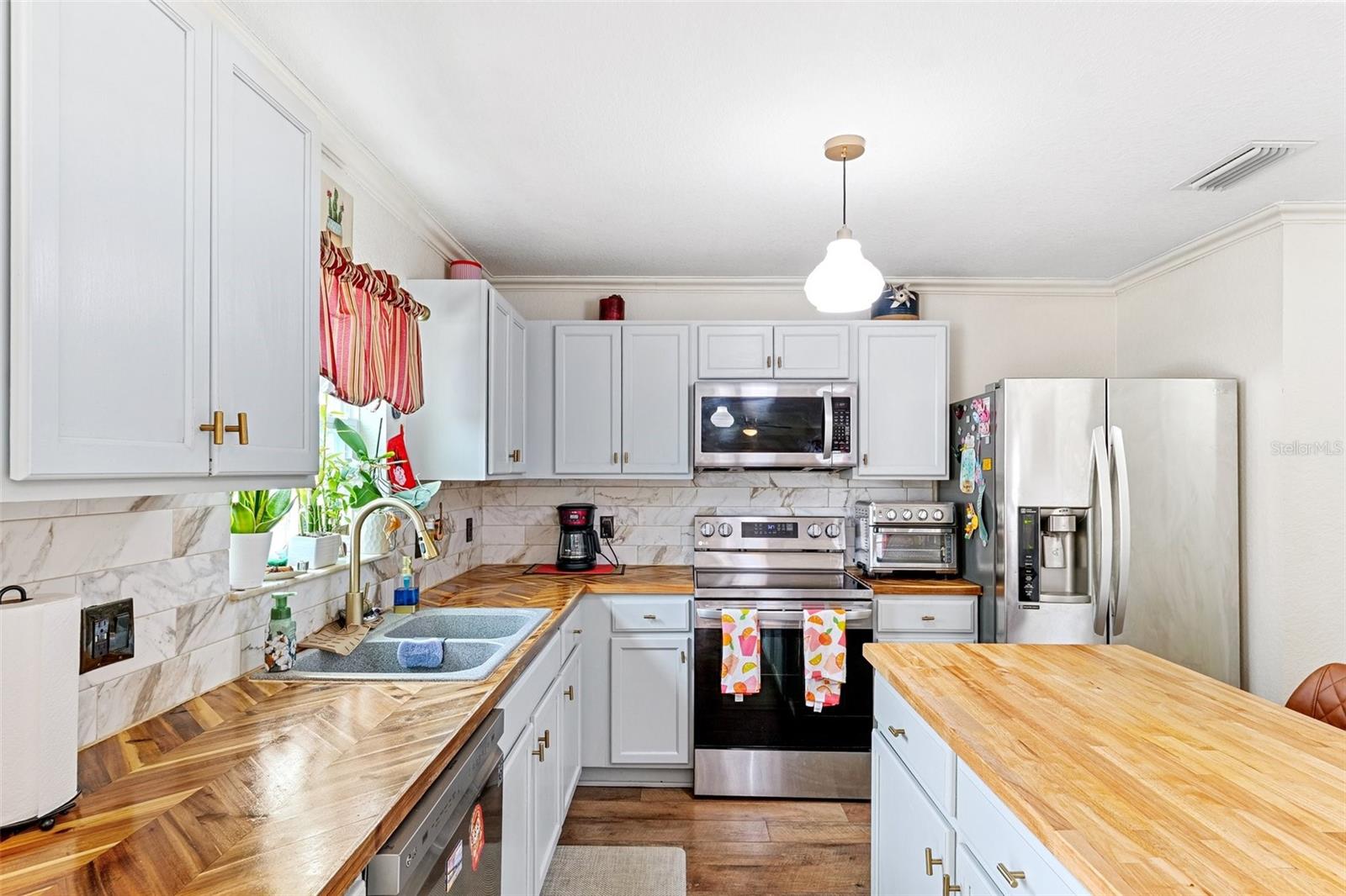 Image 10 of 39 For 12925 Keefer Court