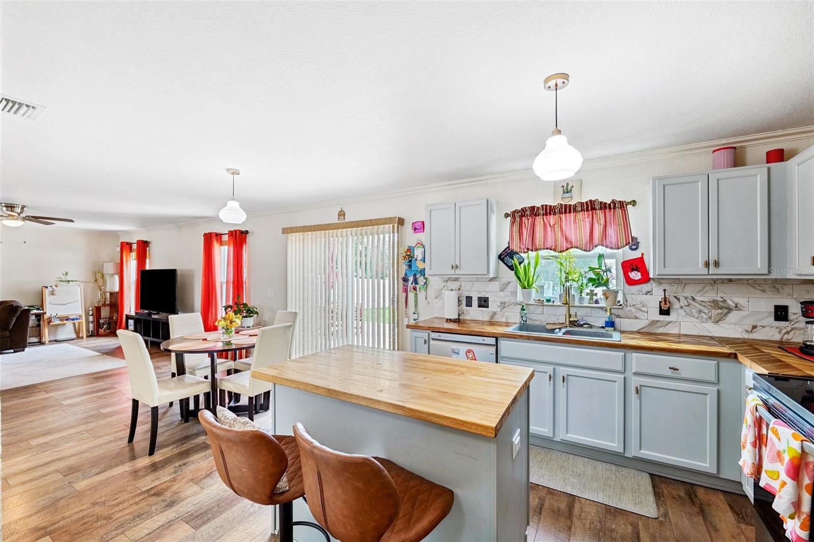 Image 11 of 39 For 12925 Keefer Court