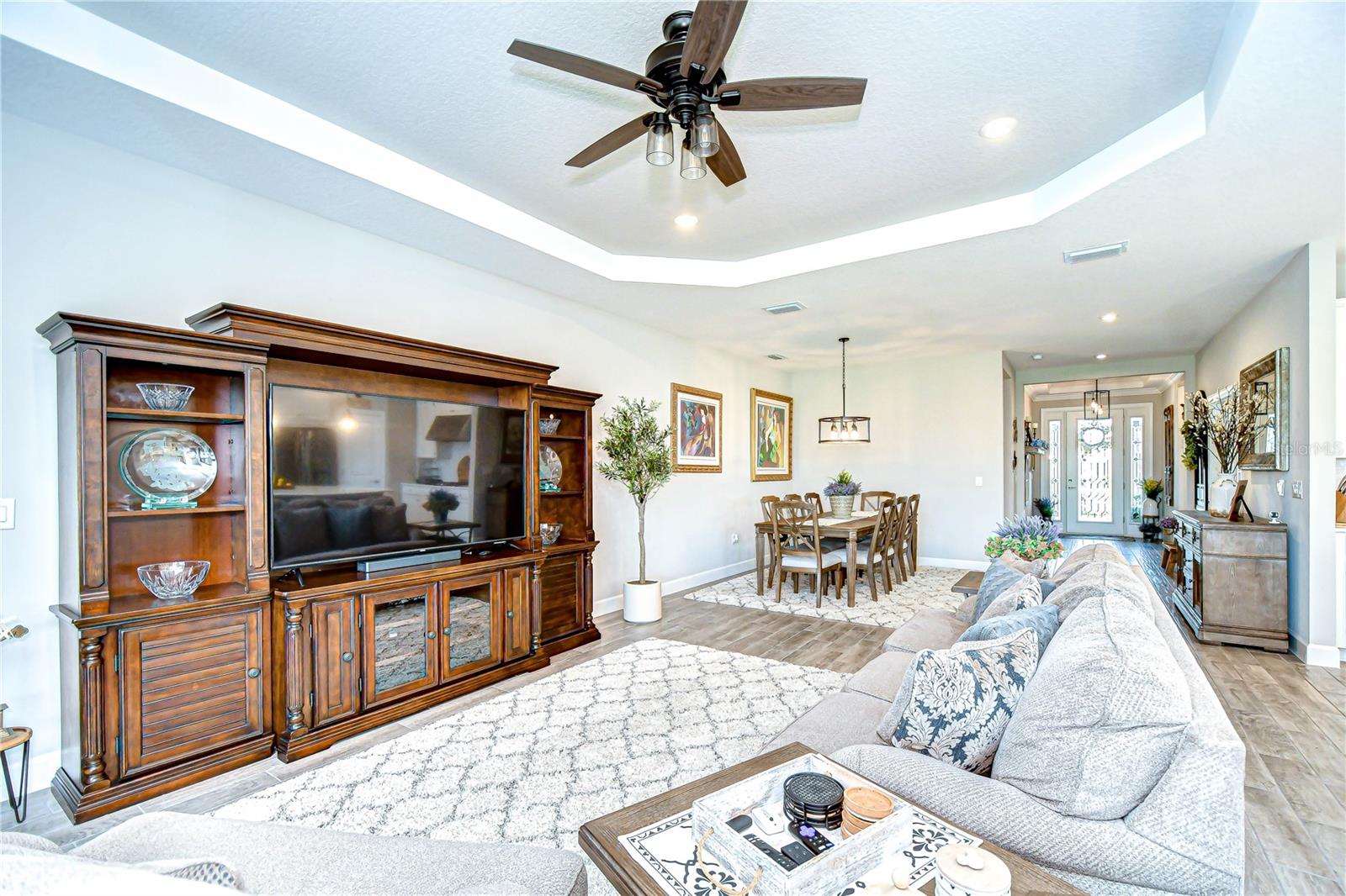 Listing photo id 11 for 10577 Calluna Drive