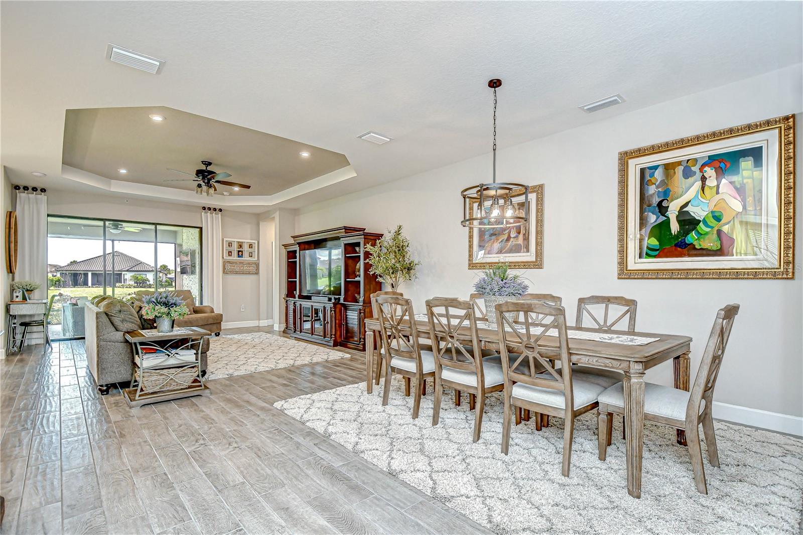 Listing photo id 14 for 10577 Calluna Drive