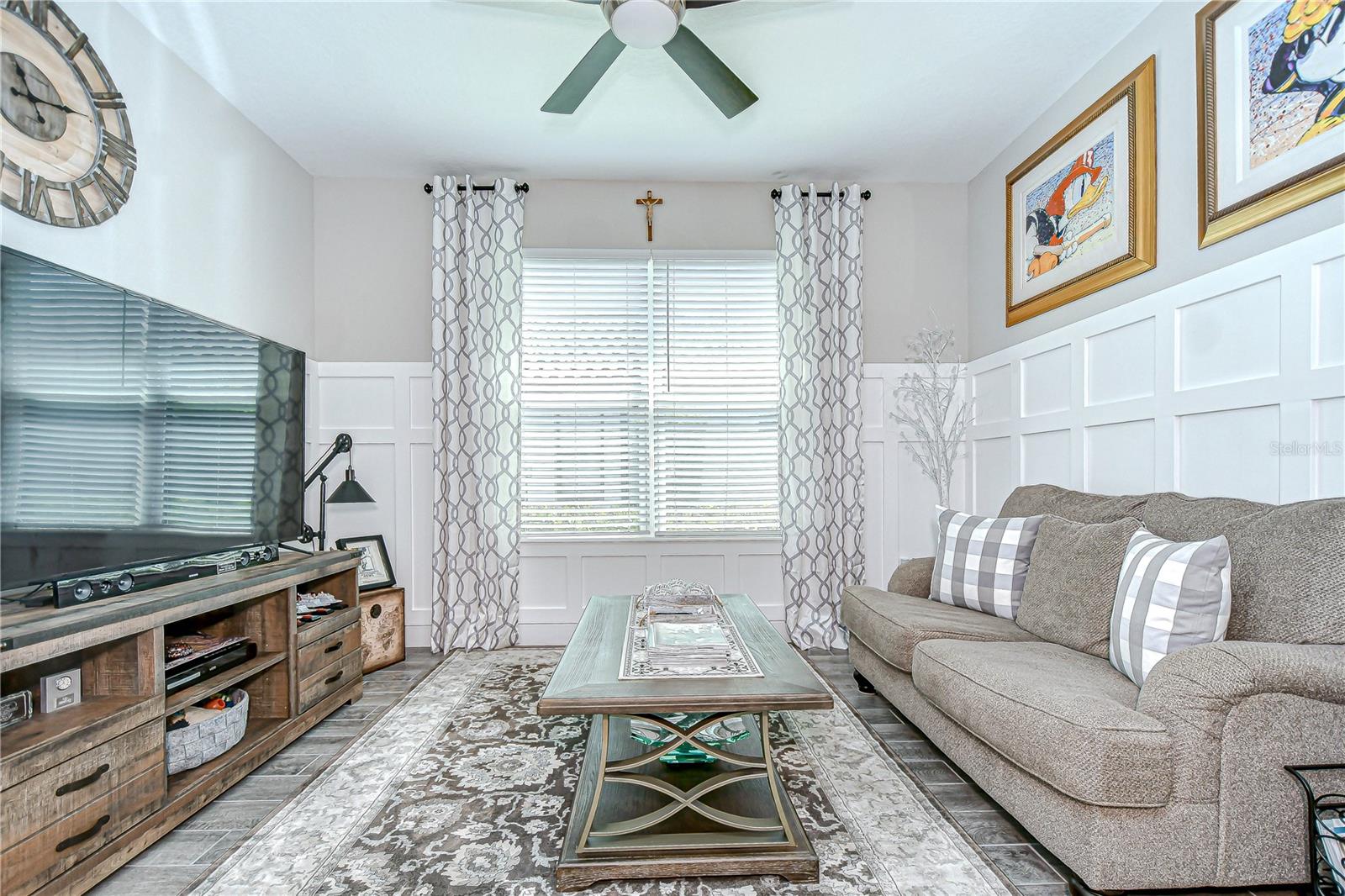 Listing photo id 24 for 10577 Calluna Drive