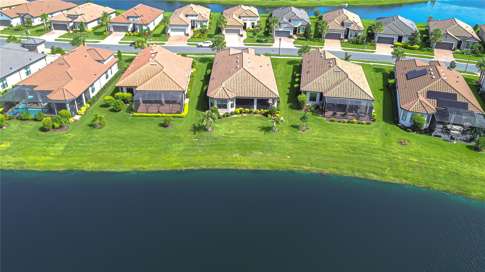 Listing photo id 1 for 10577 Calluna Drive
