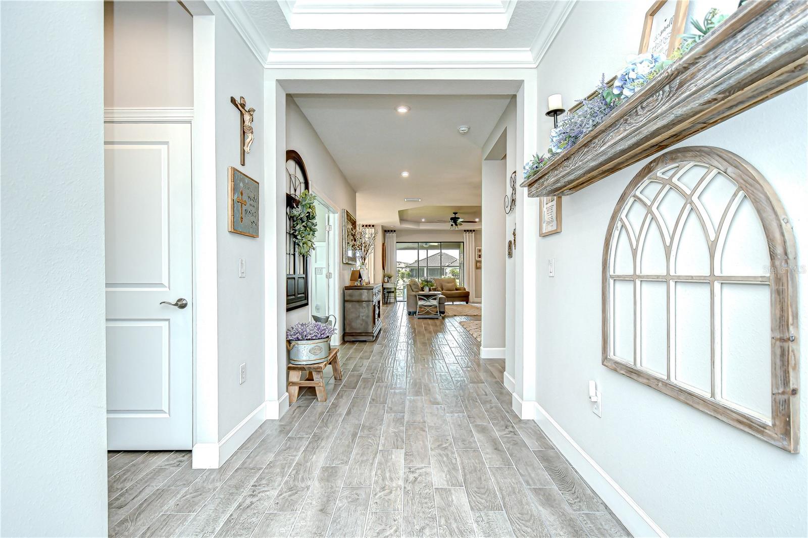 Listing photo id 5 for 10577 Calluna Drive