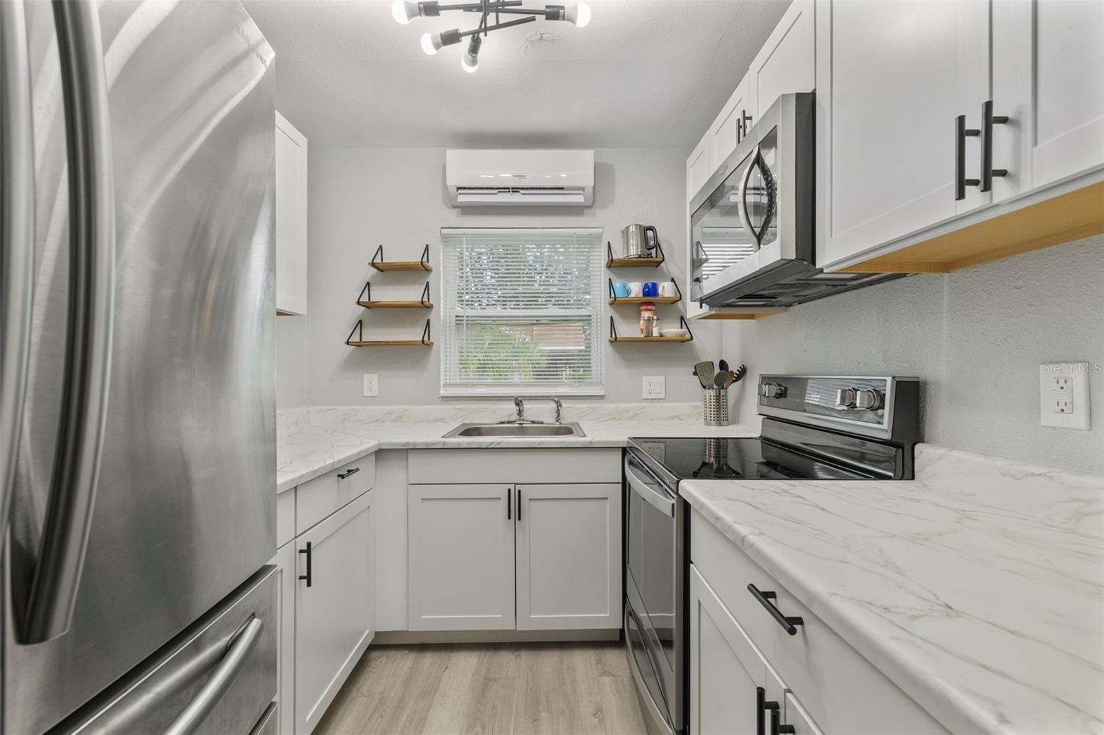 Image 11 of 32 For 351 Avenue N Ne