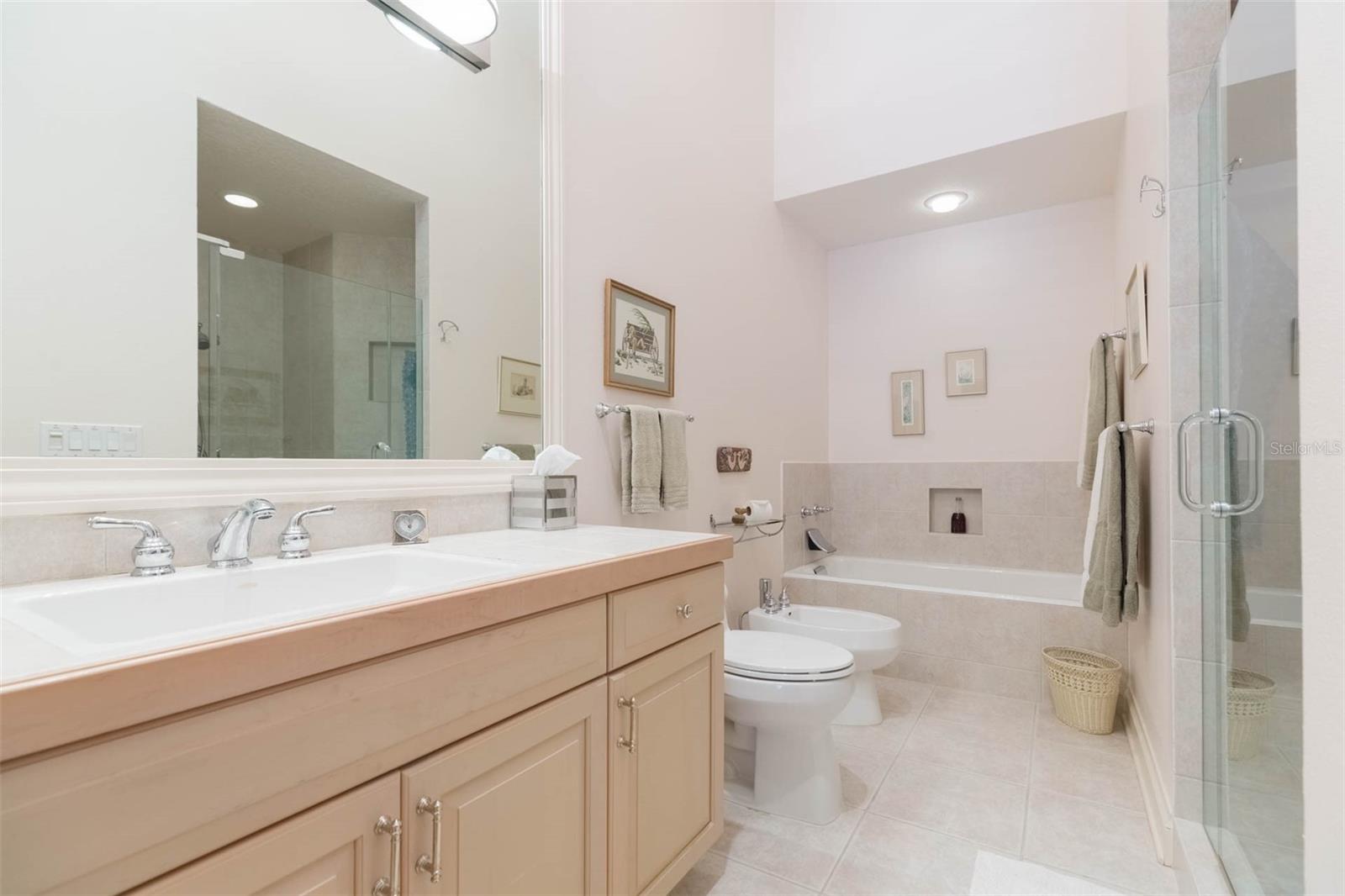 Image 36 of 54 For 6417 Renwick Circle