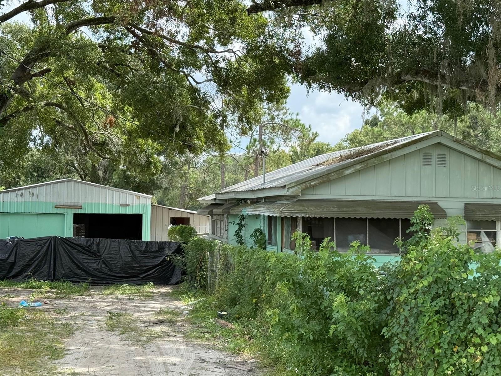 Listing photo id 1 for 6213 Orient Road