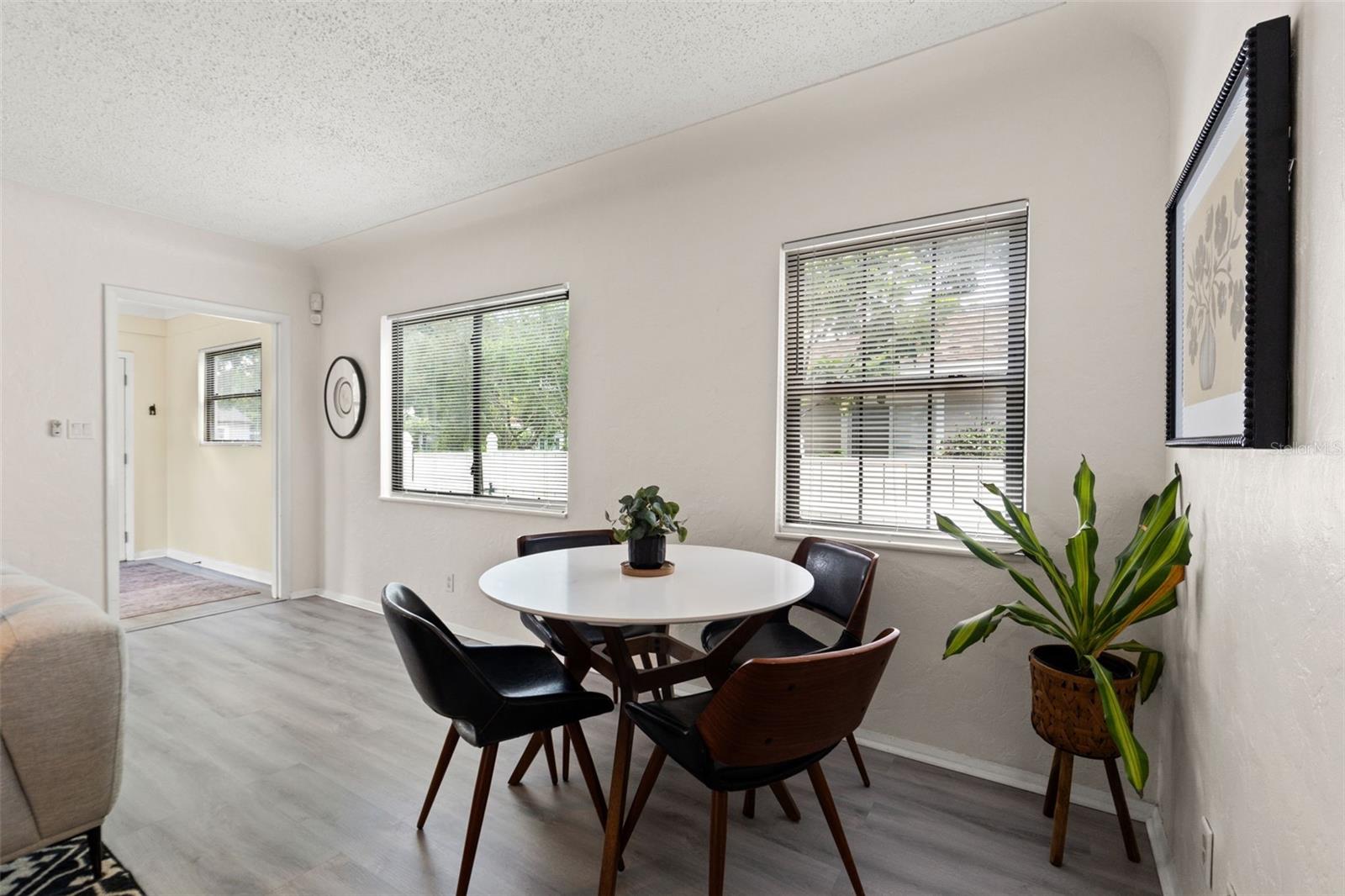 Image 12 of 33 For 830 47th Avenue N