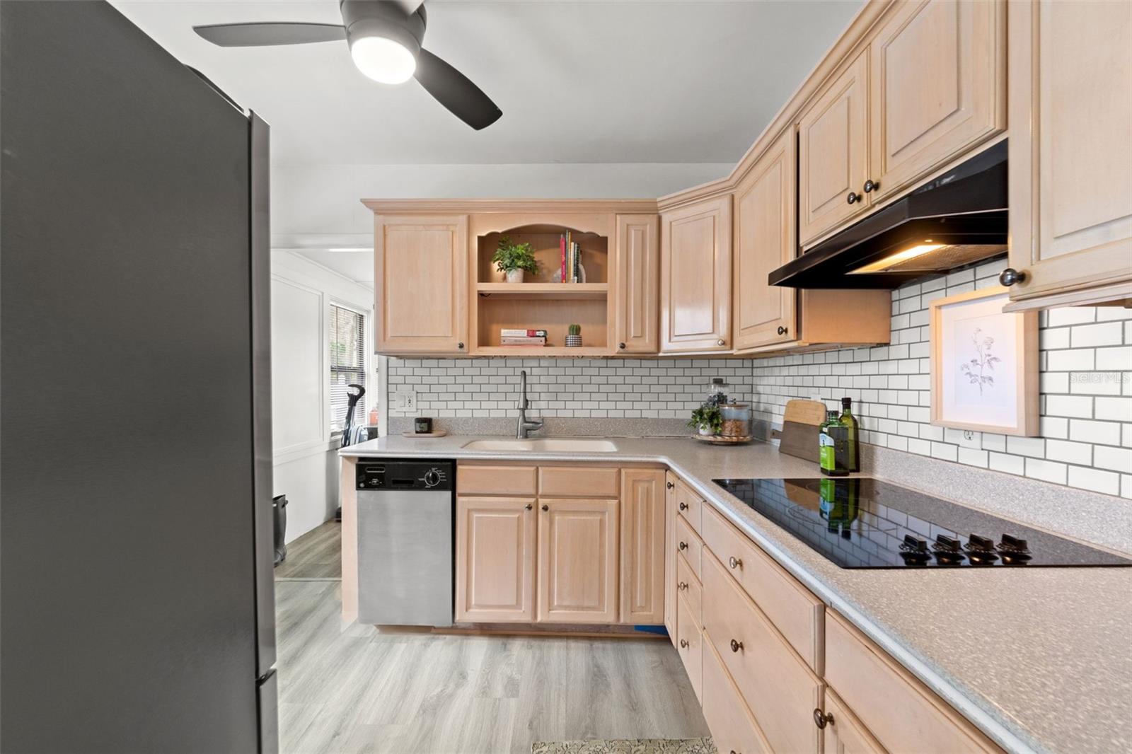 Image 13 of 33 For 830 47th Avenue N