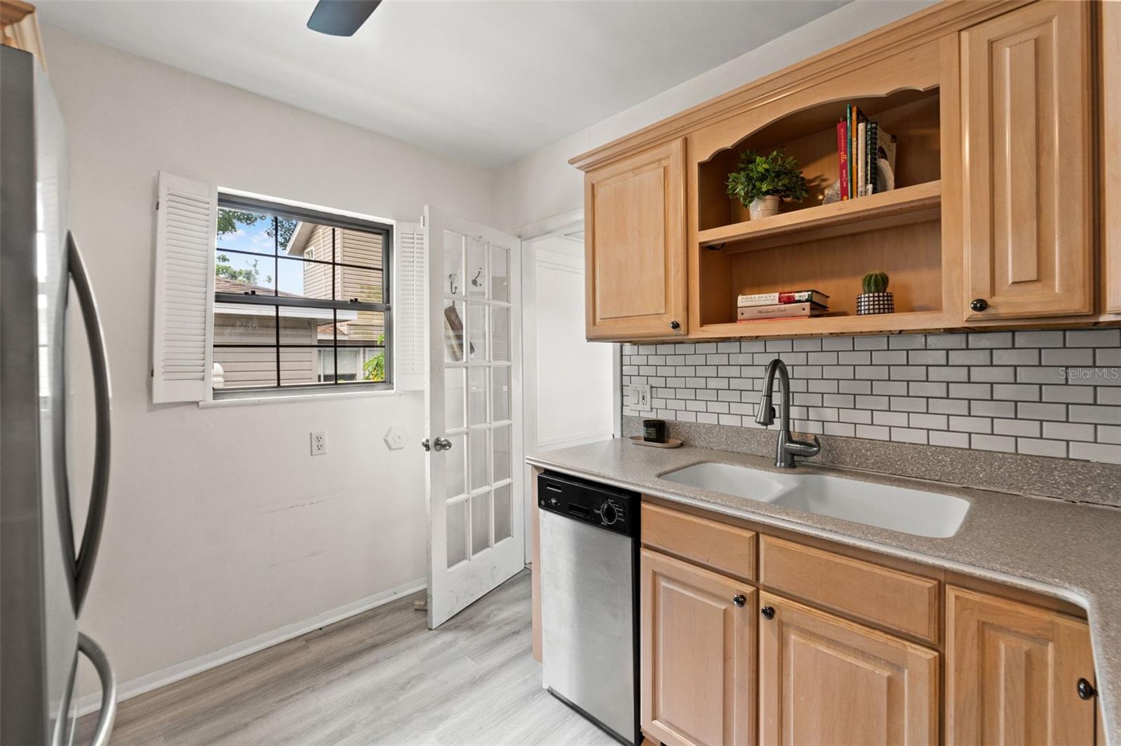 Image 16 of 33 For 830 47th Avenue N