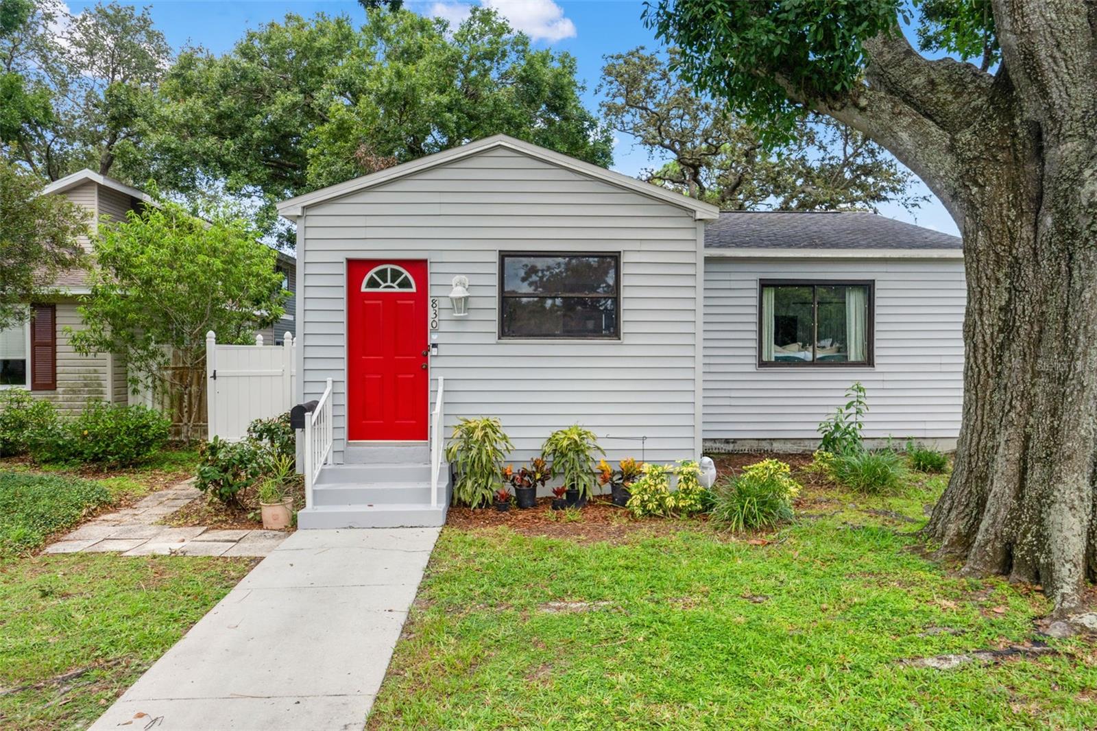 Image 2 of 33 For 830 47th Avenue N