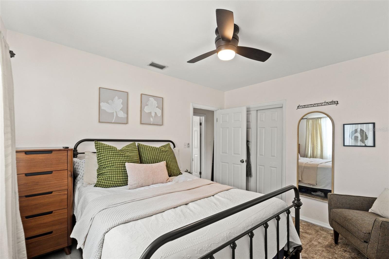 Image 20 of 33 For 830 47th Avenue N