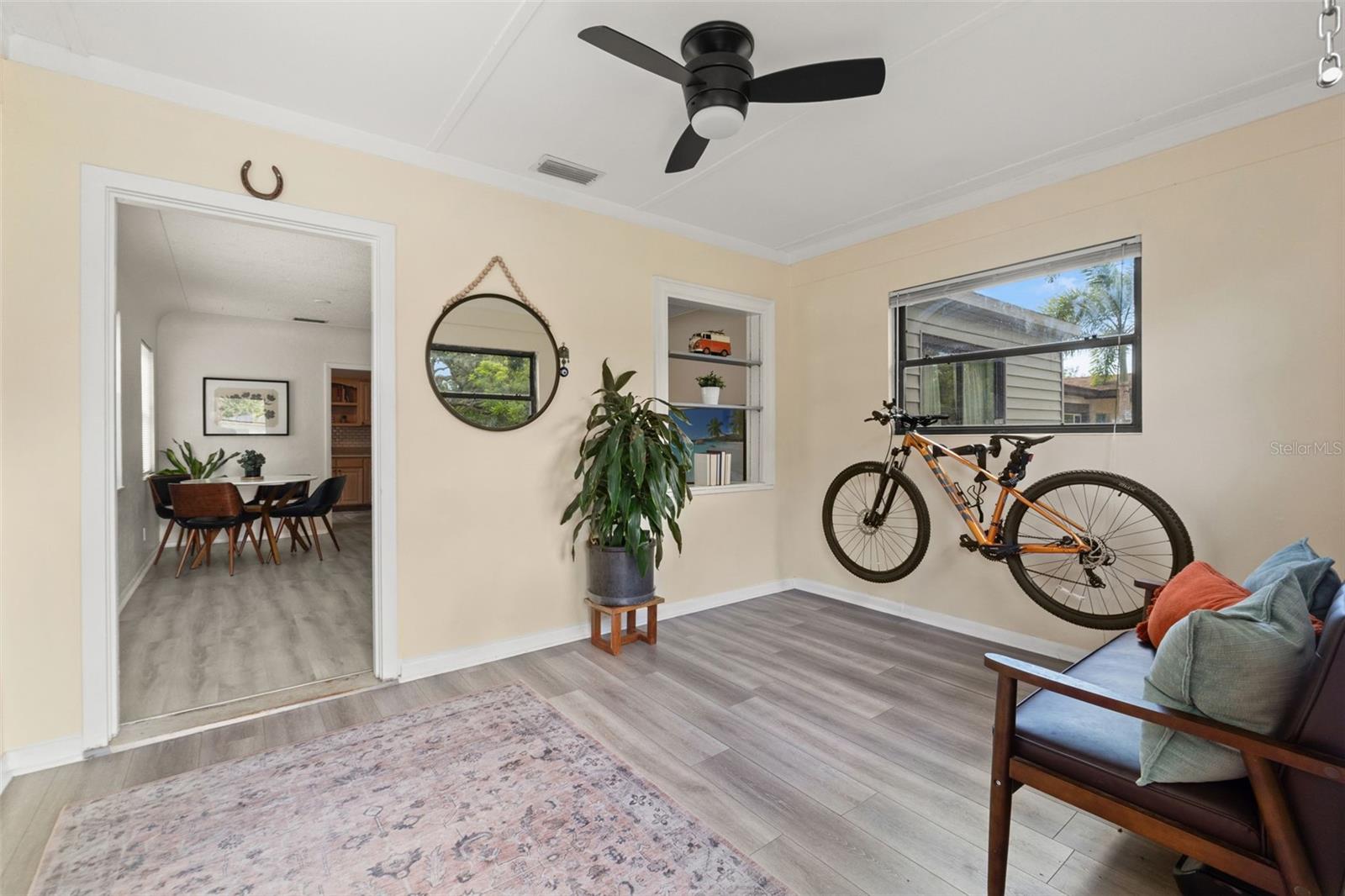 Image 5 of 33 For 830 47th Avenue N