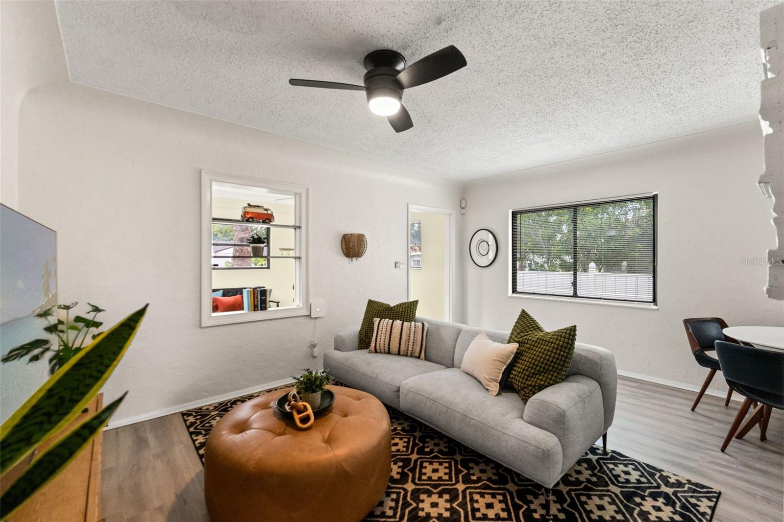 Image 7 of 33 For 830 47th Avenue N