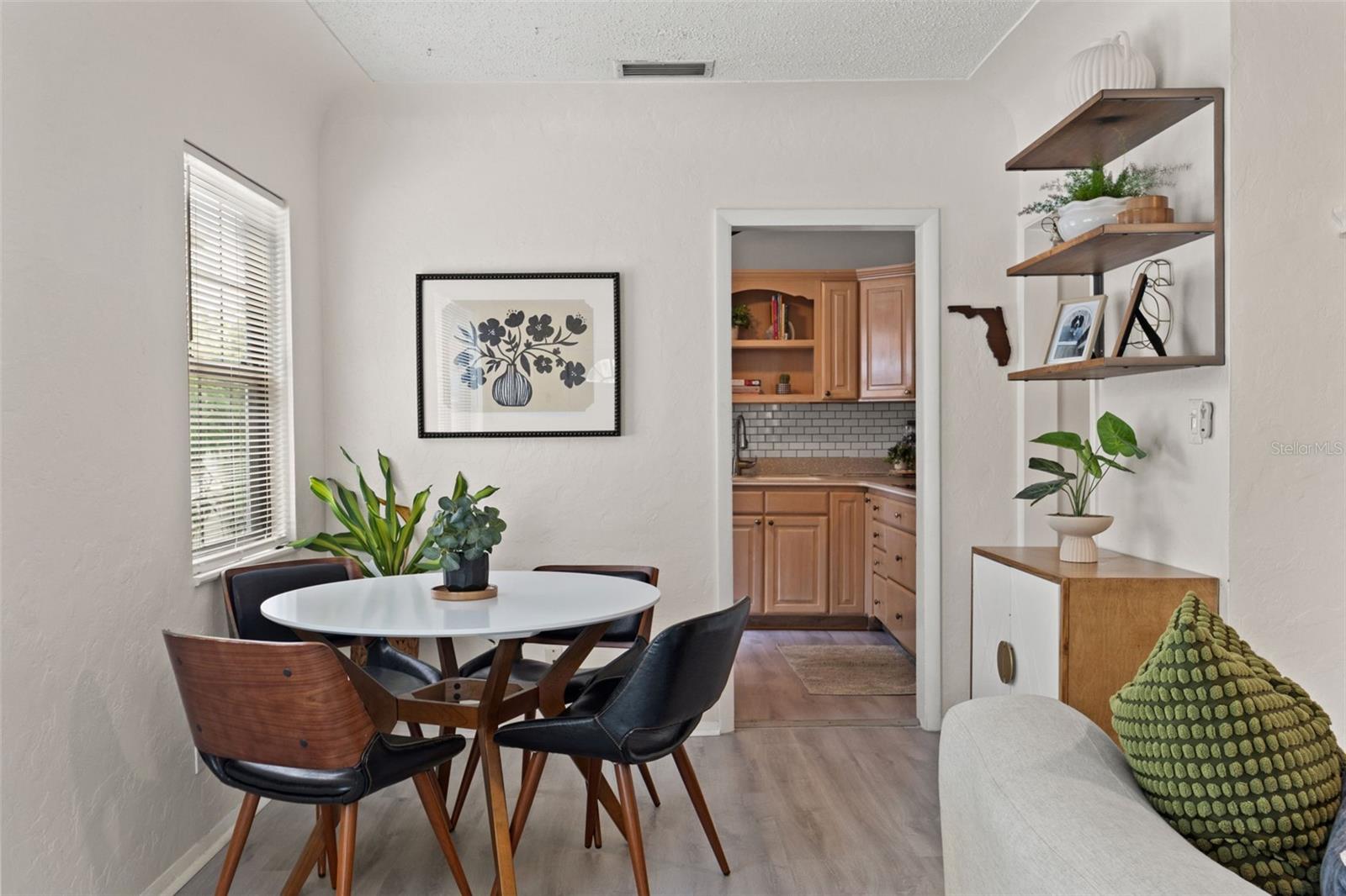 Image 9 of 33 For 830 47th Avenue N